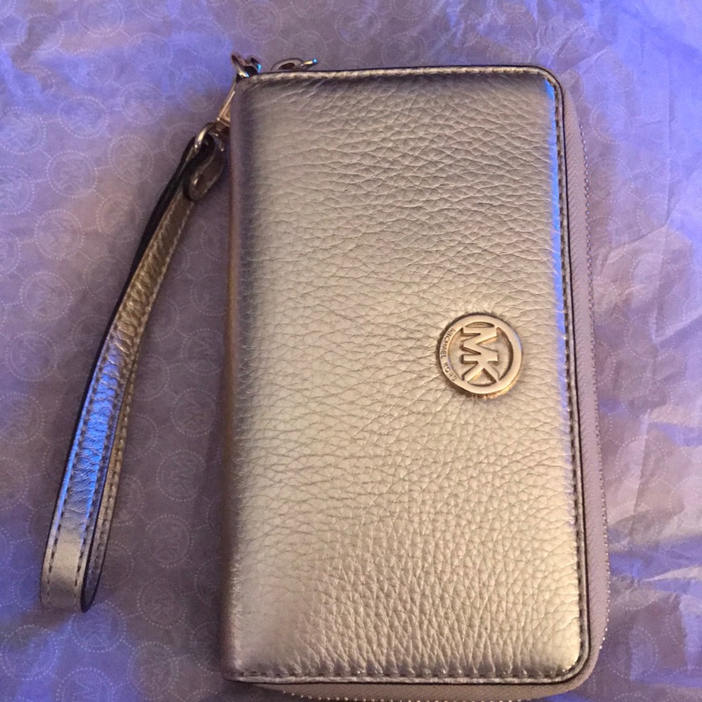 Michael Kors Large phone wristlet